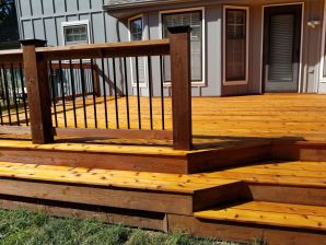 Deck Staining in Leawood, KS (4)