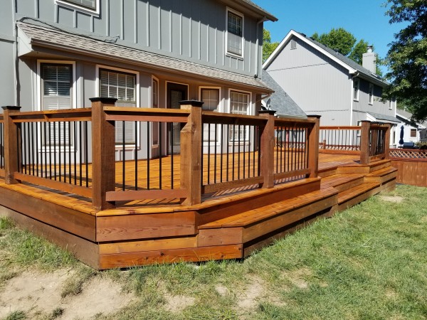 Deck Staining in Leawood, KS (5)