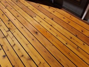 Deck Staining in Leawood, KS (3)